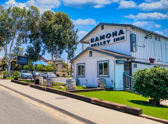 Ramona Valley Inn allows check-in for 18 year-old guests