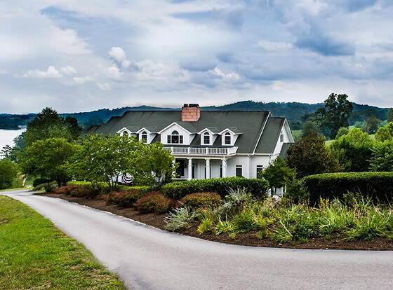 Whitestone Inn allows check-in for 18 year-old guests