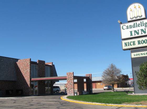 Candlelight Inn Scottsbluff allows check-in for 18 year-old guests