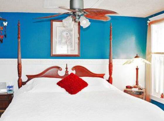 Raphael Inn allows check-in for 18 year-old guests