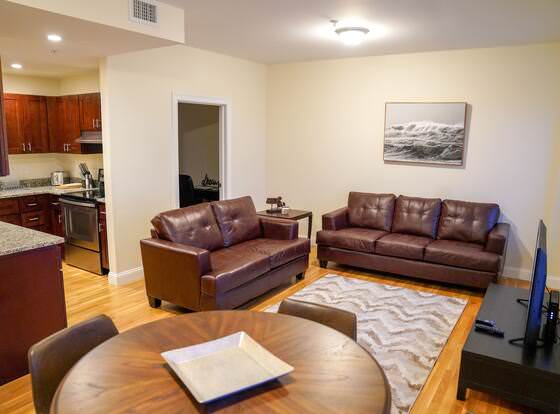 Luxury 2 Bedroom - 2 Bath Apartment Fenway- Boston allows check-in for 18 year-old guests