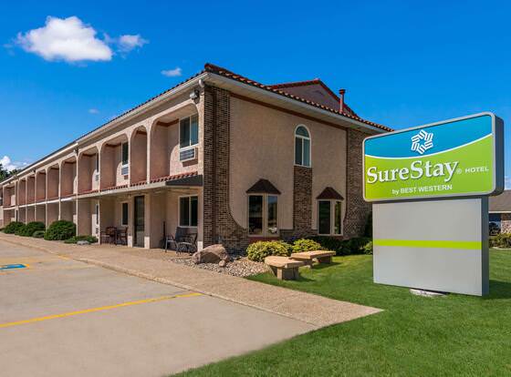 SureStay Hotel by Best Western Spicer allows check-in for 18 year-old guests