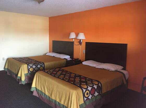 Best Way Inn allows check-in for 18 year-old guests