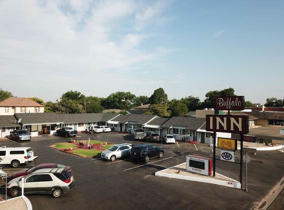 Buffalo Inn Canyon allows check-in for 18 year-old guests