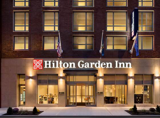 Hilton Garden Inn New York Times Square South allows check-in for 18 year-old guests