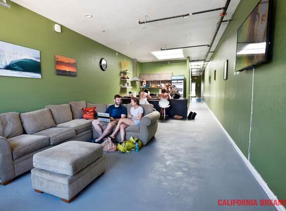 California Dreams Hostel - Pacific Beach allows check-in for 18 year-old guests