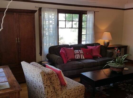 Smart Craftsman Elite Range Comfy King allows check-in for 18 year-old guests