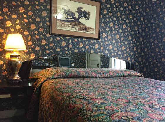 Delux Inn Big Spring allows check-in for 18 year-old guests
