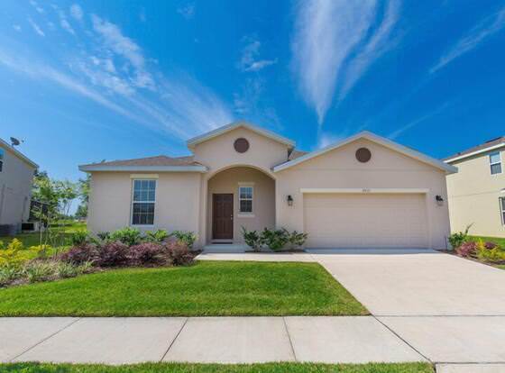 5 bed pool & Jacuzzi -Garage allows check-in for 18 year-old guests