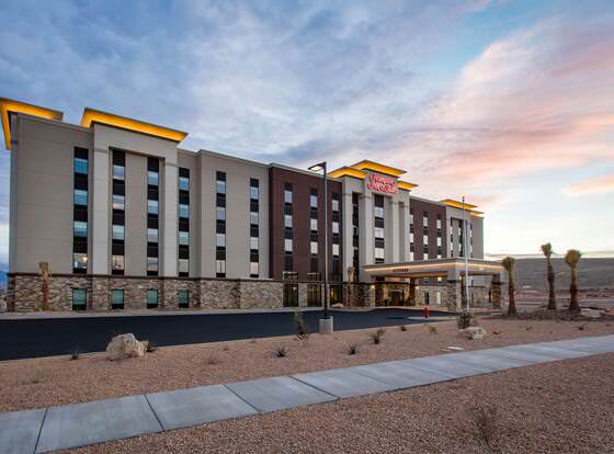 Hampton Inn & Suites St. George, UT allows check-in for 18 year-old guests