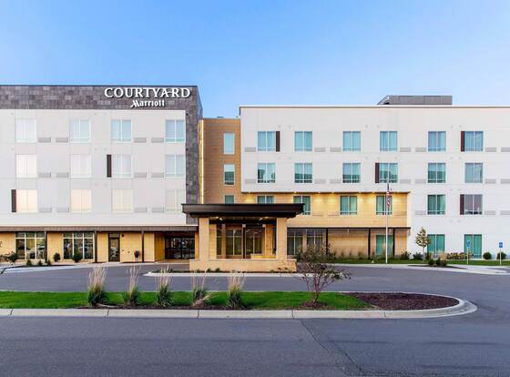 Courtyard by Marriott St Paul Woodbury allows check-in for 18 year-old guests