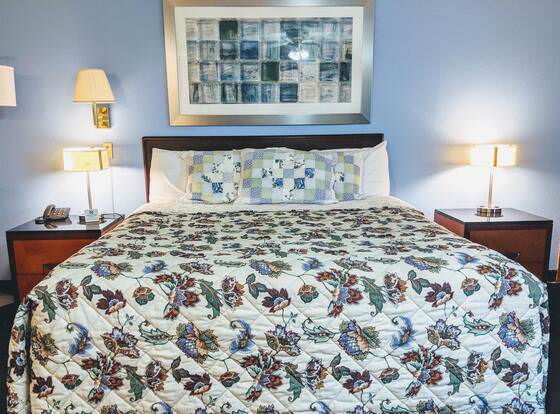 Executive Inn Thomson allows check-in for 18 year-old guests