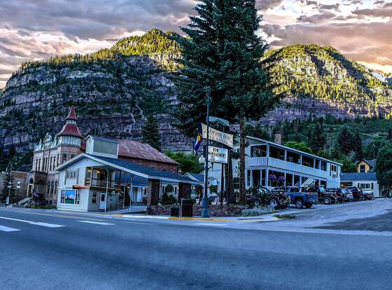 Abram Inn & Suites allows check-in for 18 year-old guests