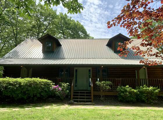 Barefoot Hills allows check-in for 18 year-old guests