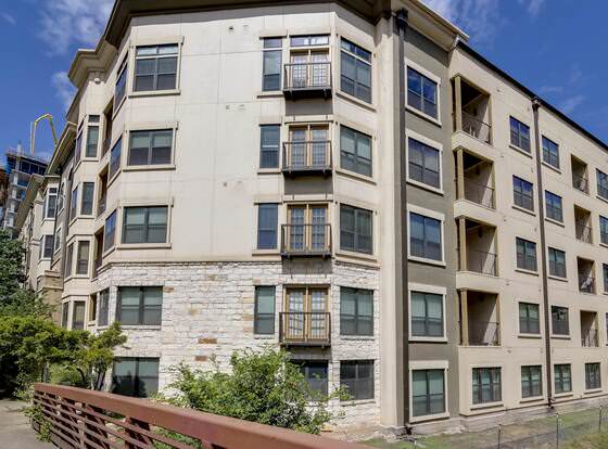 Downtown District by YouRent allows check-in for 18 year-old guests