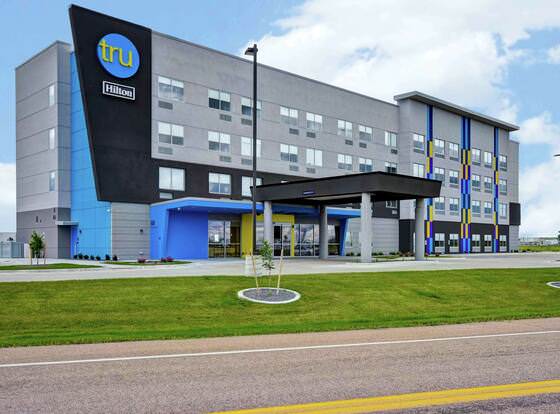 Tru by Hilton North Platte allows check-in for 18 year-old guests