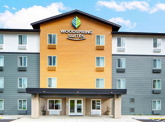 WoodSpring Suites Seattle Everett allows check-in for 18 year-old guests