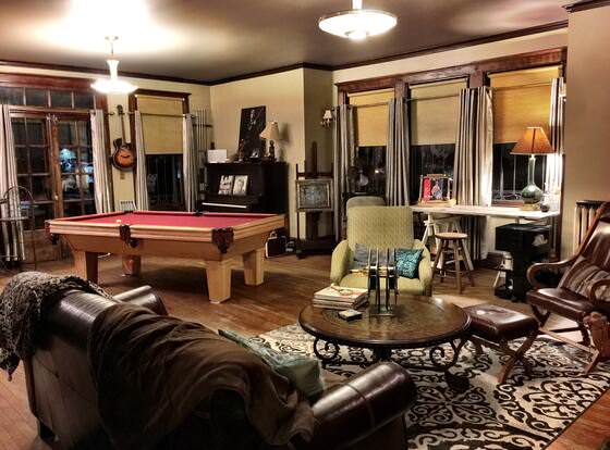 Marble Hill Inn allows check-in for 18 year-old guests