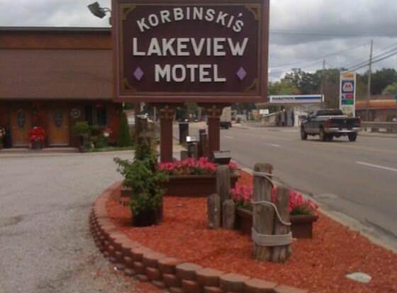 Korbinskis Lakeview Motel allows check-in for 18 year-old guests
