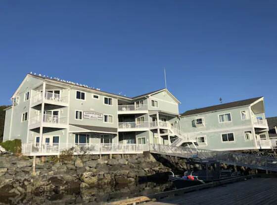 Longliner Lodge and Suites allows check-in for 18 year-old guests