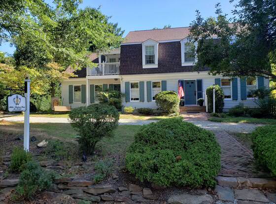 Miller-Dunham House Bed & Breakfast allows check-in for 18 year-old guests