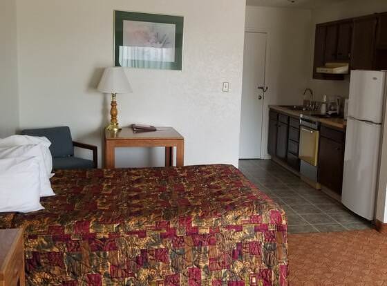 The Fountain Inn allows check-in for 18 year-old guests