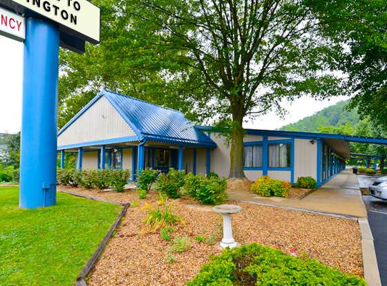 M Star Hotel Covington allows check-in for 18 year-old guests