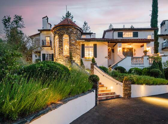 Château du Sureau allows check-in for 18 year-old guests