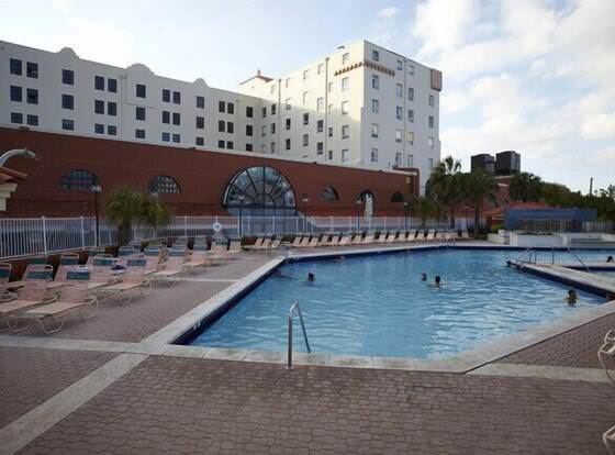 Penthouse One Bedroom Ocean View on Hollywood Beach allows check-in for 18 year-old guests