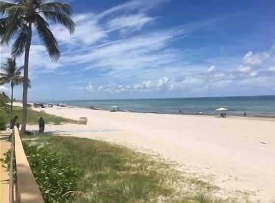 Hollywood Beach - Beautiful Penthouse One Bedroom Ocean City View allows check-in for 18 year-old guests