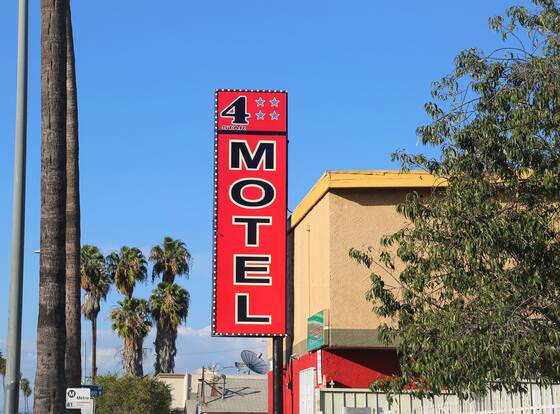 4 Star Motel allows check-in for 18 year-old guests