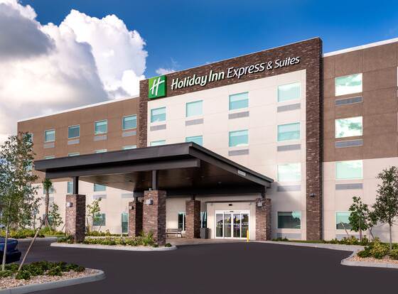 Holiday Inn Express And Suites Punta Gorda, an IHG Hotel allows check-in for 18 year-old guests