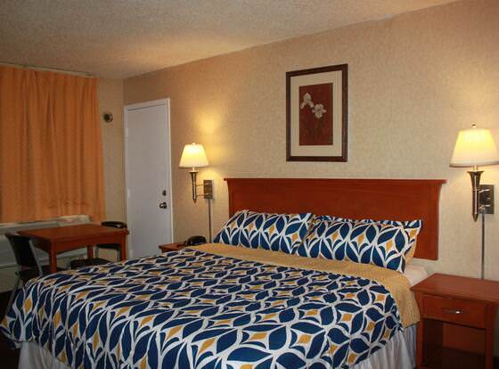 Port of Tacoma Inn allows check-in for 18 year-old guests