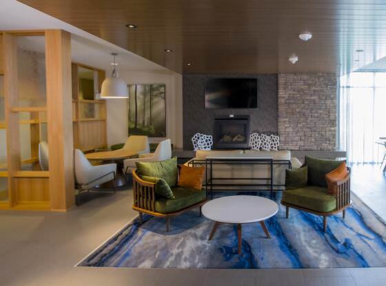 Fairfield Inn & Suites by Marriott Alexandria allows check-in for 18 year-old guests