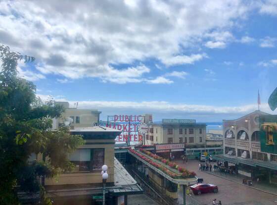 Green Tortoise Hostel Seattle allows check-in for 18 year-old guests