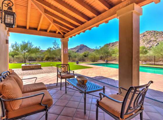 La Casa Que Canta allows check-in for 18 year-old guests