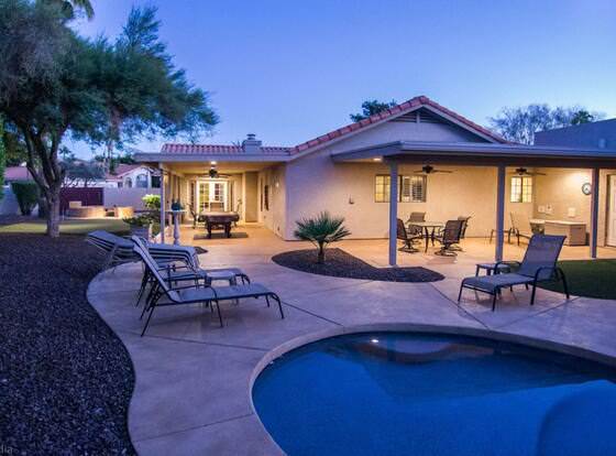 Windrose allows check-in for 18 year-old guests