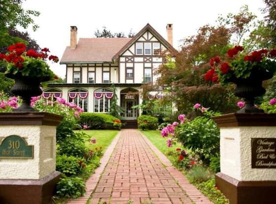Vintage Gardens Bed & Breakfast allows check-in for 18 year-old guests