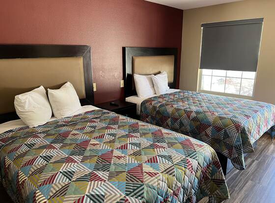 Cajun Country Inn allows check-in for 18 year-old guests