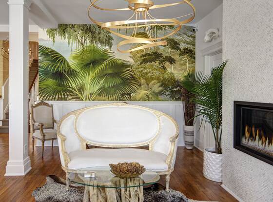 Casablanca allows check-in for 18 year-old guests