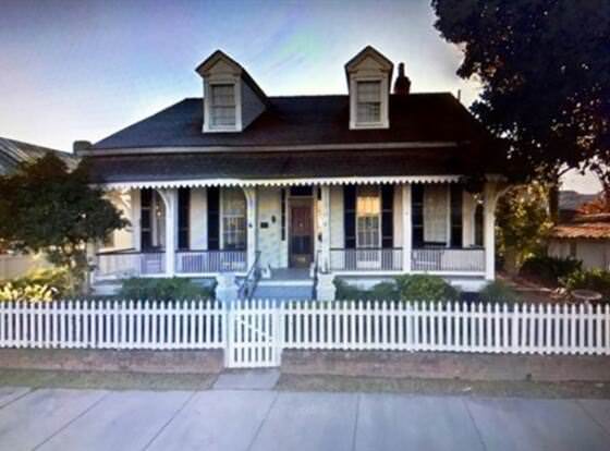 Riverboat Bed & Breakfast allows check-in for 18 year-old guests