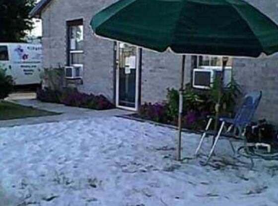 Gipson Inn Motel allows check-in for 18 year-old guests