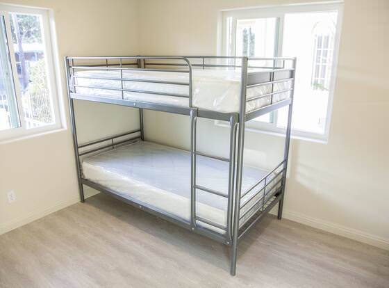 Los Angeles Extended Stay Hostel allows check-in for 18 year-old guests