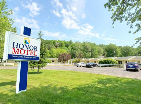 Honor Motel allows check-in for 18 year-old guests