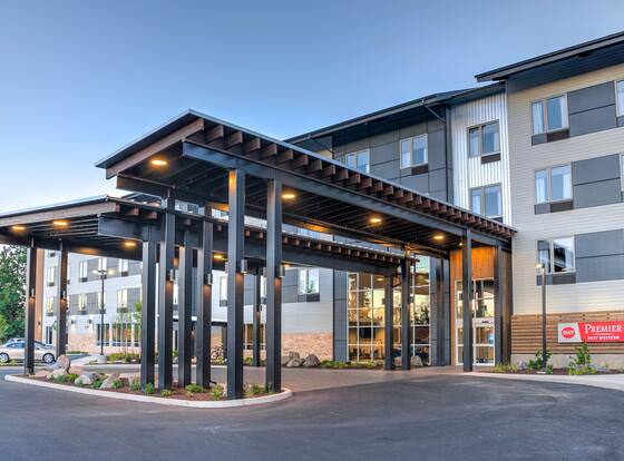 Best Western Premier Peppertree Inn at Bend allows check-in for 18 year-old guests