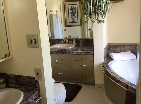 Deal's Bed & Breakfast Inn allows check-in for 18 year-old guests