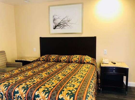 Bayshore Inn allows check-in for 18 year-old guests