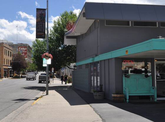 Budget Inn Express Downtown Helena allows check-in for 18 year-old guests