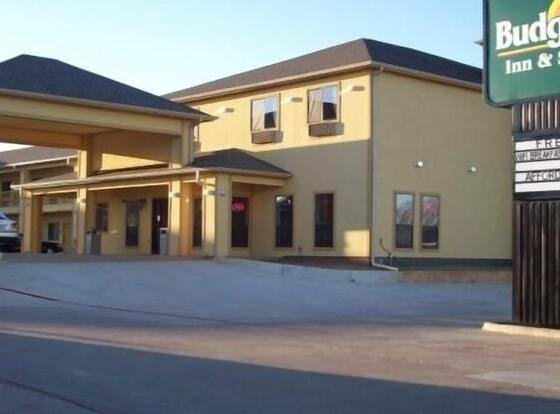 Budgetel Inn & Suites allows check-in for 18 year-old guests