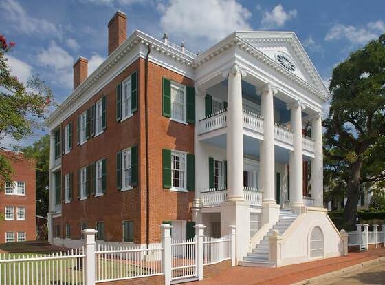 Choctaw Hall Bed and Breakfast allows check-in for 18 year-old guests